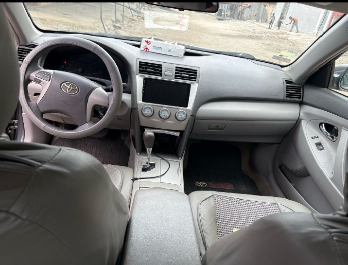 Toyota Camry LE/SE