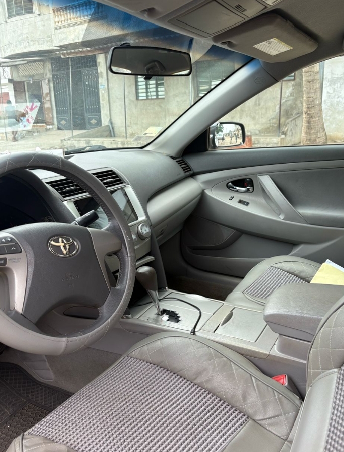 Toyota Camry LE/SE